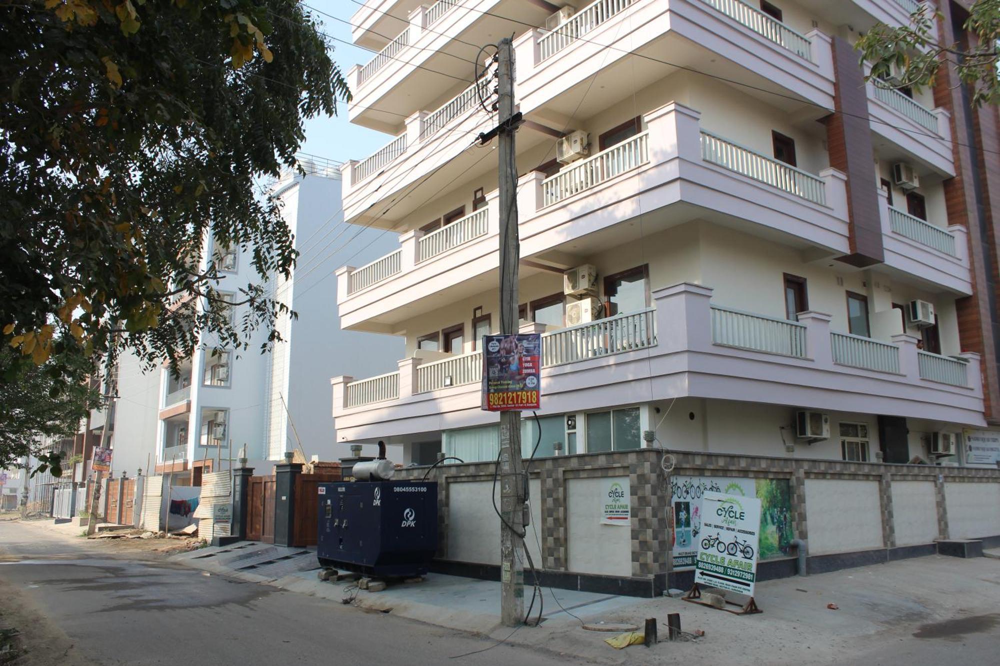 Aura Luxury Studio I Couple Friendly I Near Golf Course Road, Sector 57, Ґурґаон Екстер'єр фото