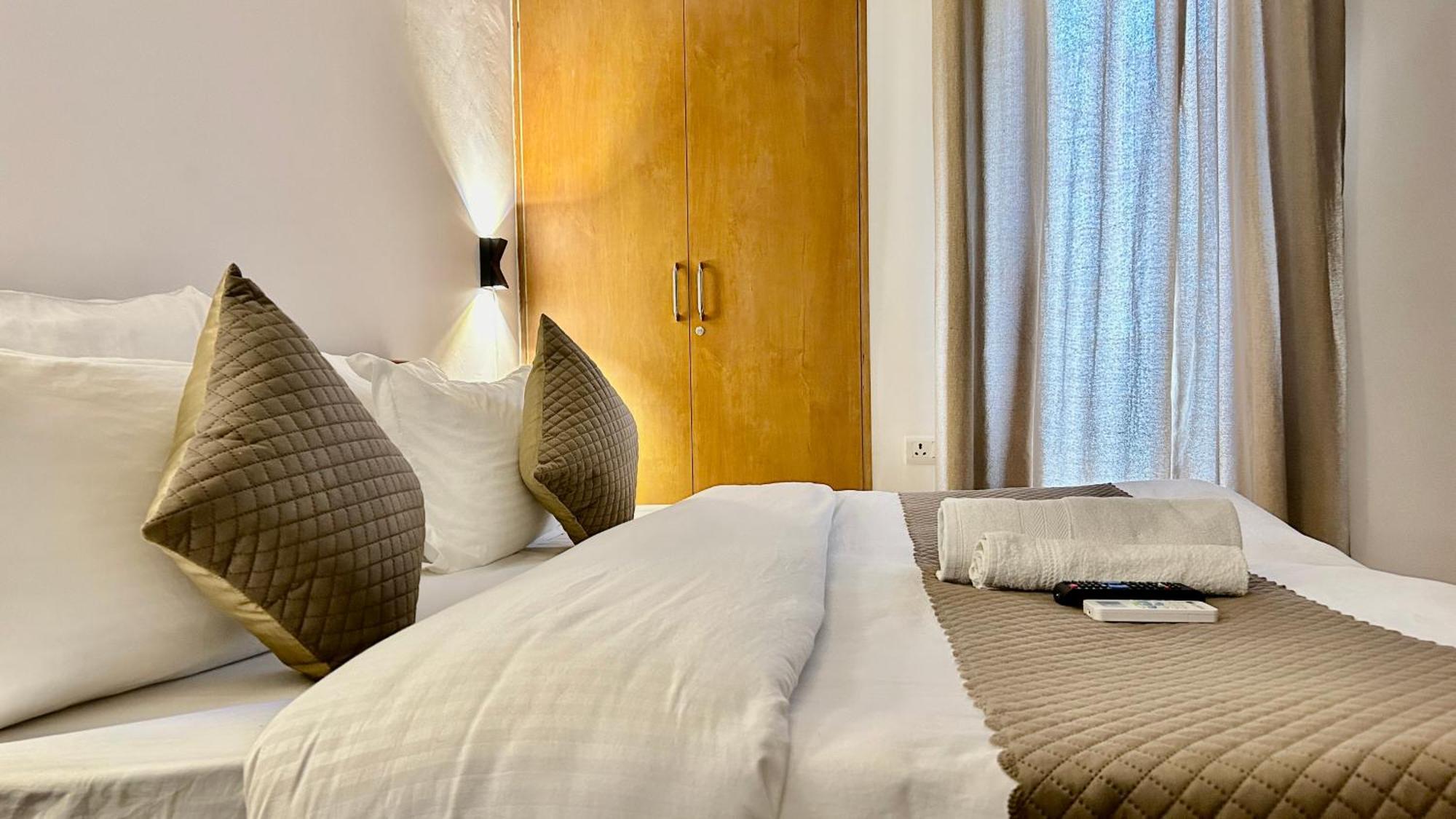 Aura Luxury Studio I Couple Friendly I Near Golf Course Road, Sector 57, Ґурґаон Екстер'єр фото